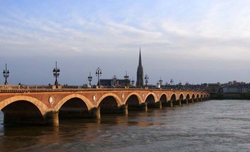 Bordeaux: Pont de Pierre
Foto: Marcus Cante