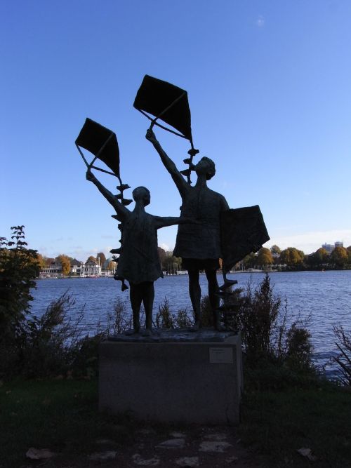 Gerhard Brandes: Drachensteigen